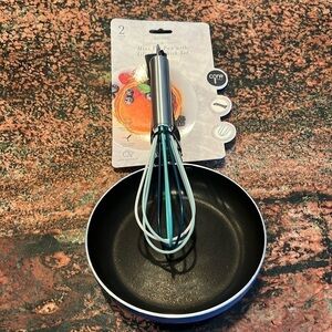 NWT Round Mini Fry Pan w/Silicone Whisk Set, Blue